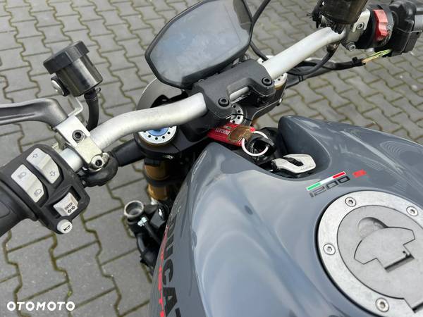 Ducati Monster - 22