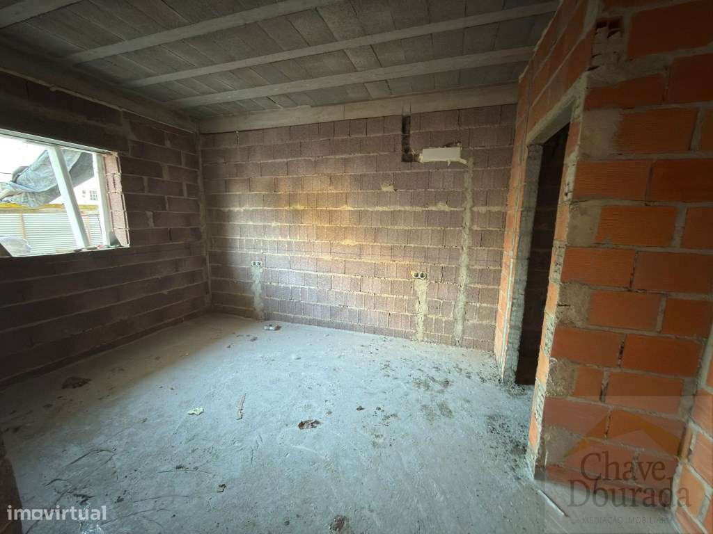 Apartamento T3 com logradouro e garagem - Mealhada-11