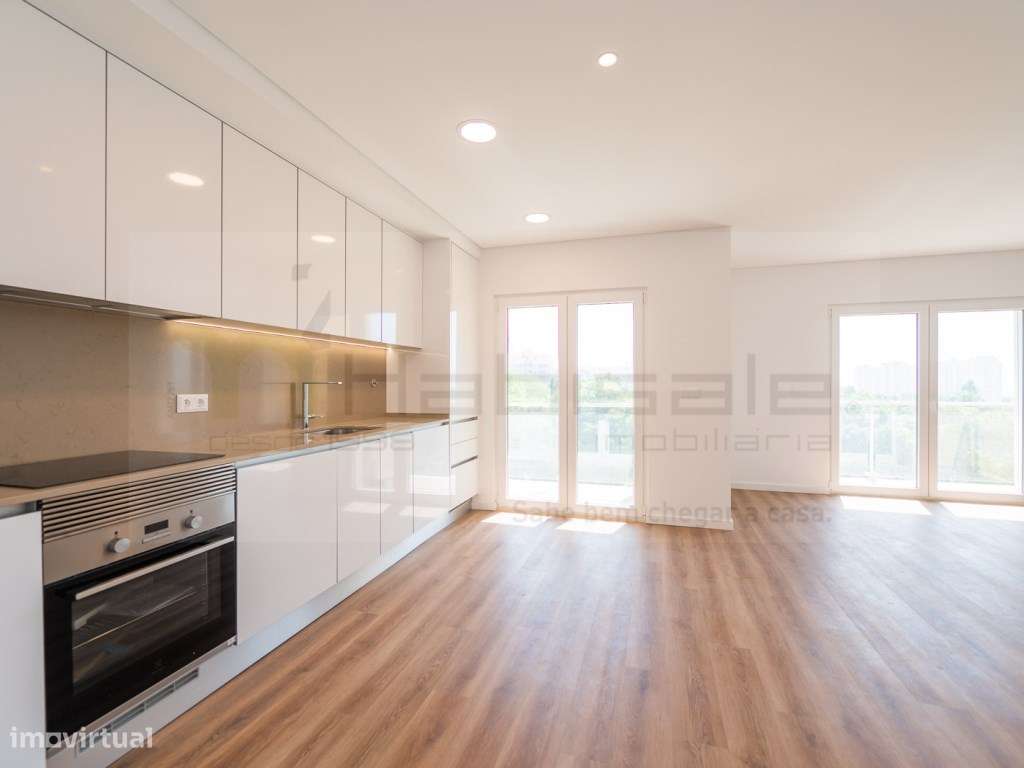 T2 novo na Parede com vista mar-2