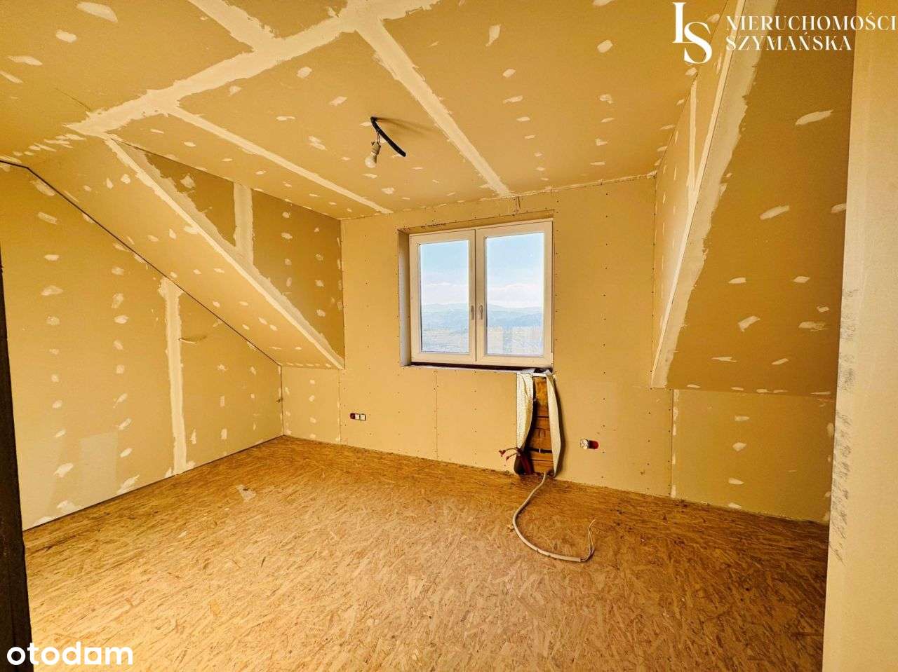 Urokliwy dom z bali z widokiem na Tatry-11