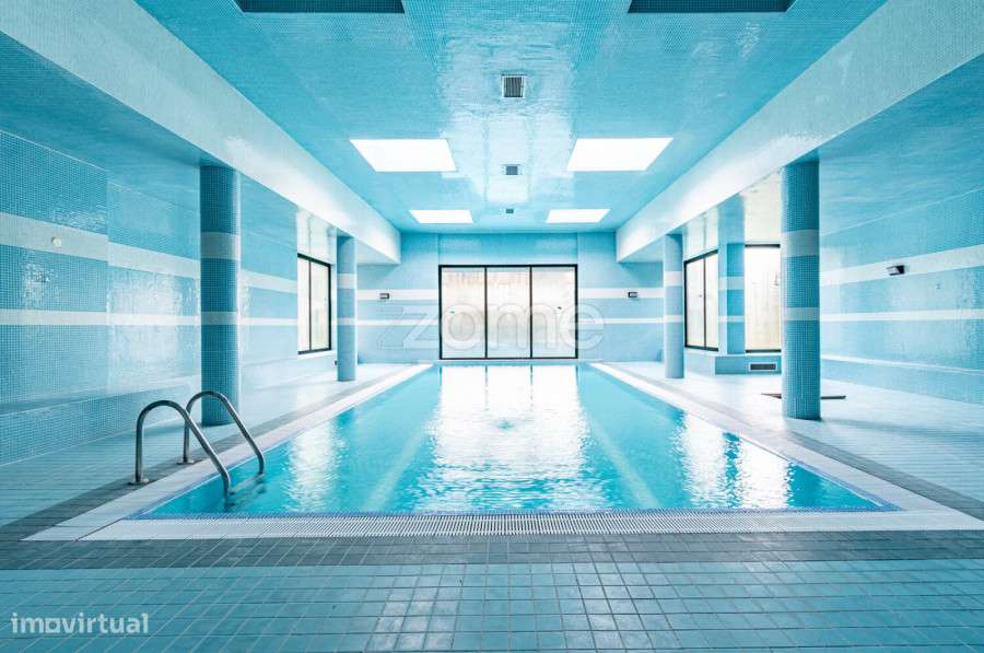 Apartamento T2+1 com Piscinas, Ginásio, Sala de Jogos e 2 Garagens-39