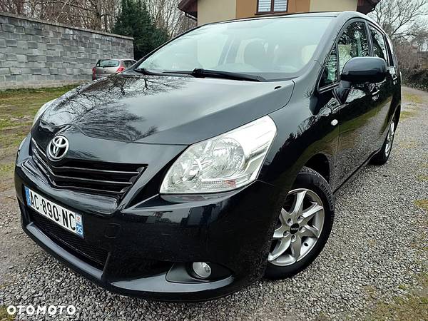 Toyota Verso 2.0 D-4D - 1