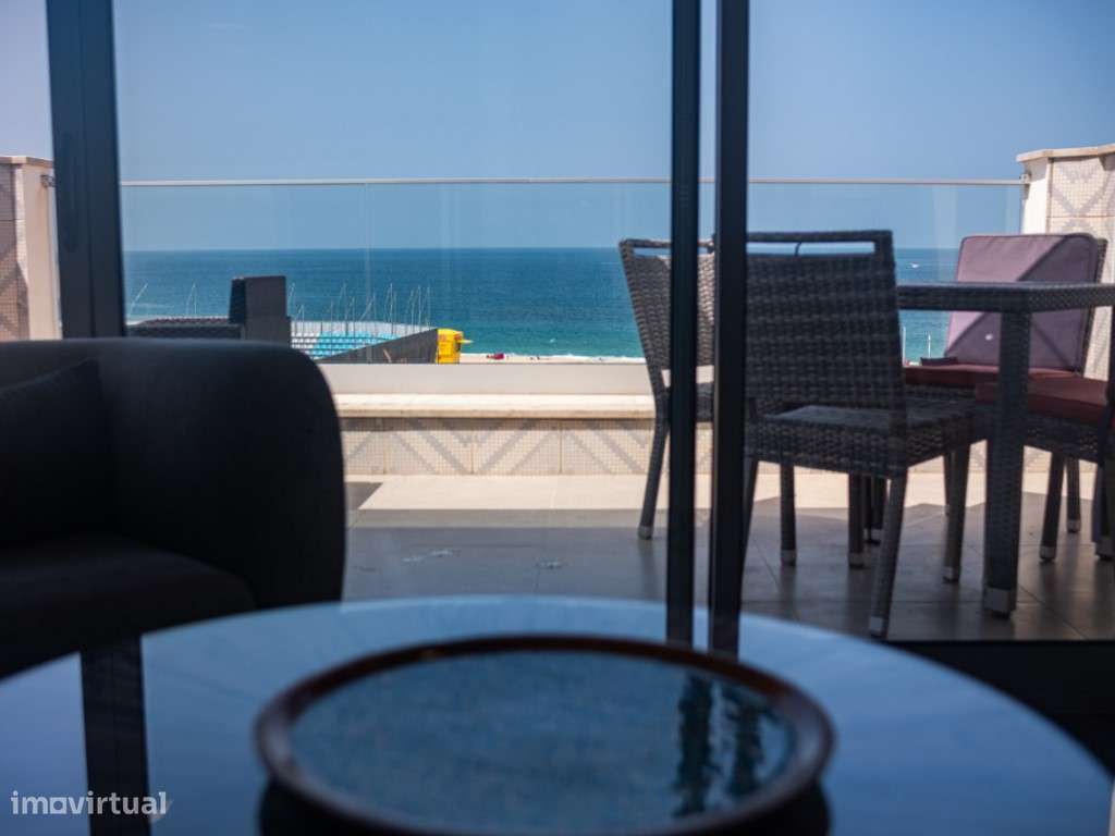 Apartamento T2 com Rooftop e Vista de 360º na Melhor Localização da...-14