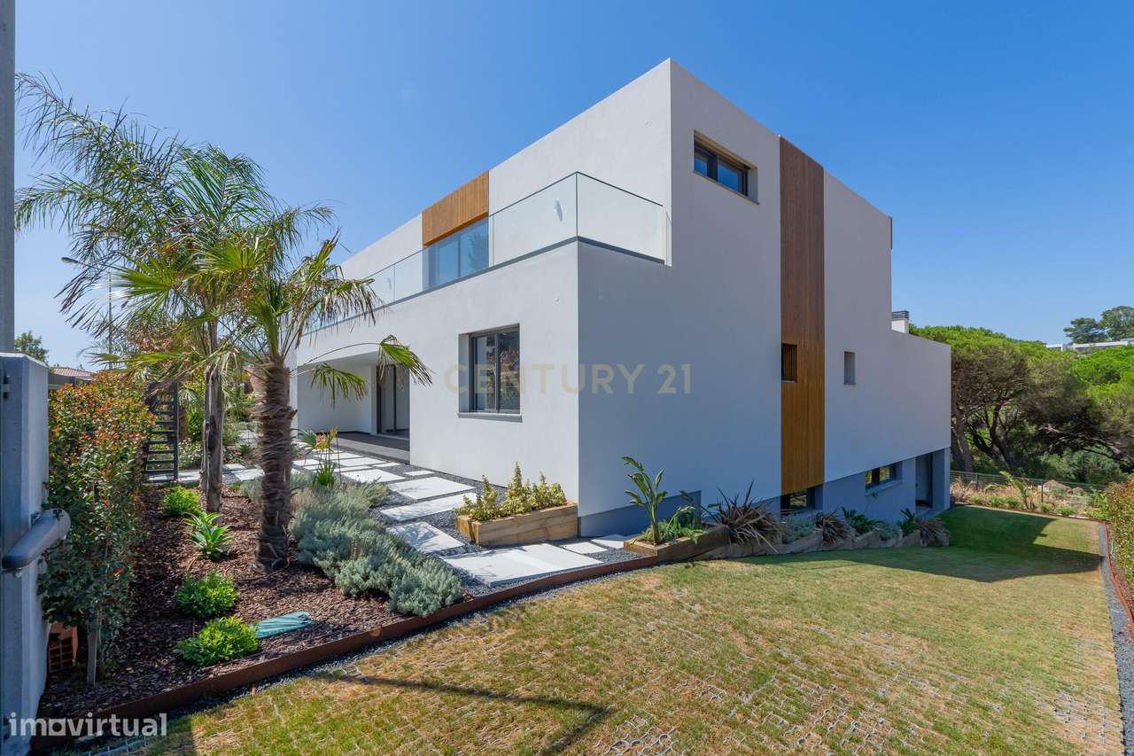 Moradia premium em Cascais onde o luxo e a natureza se encontram-2