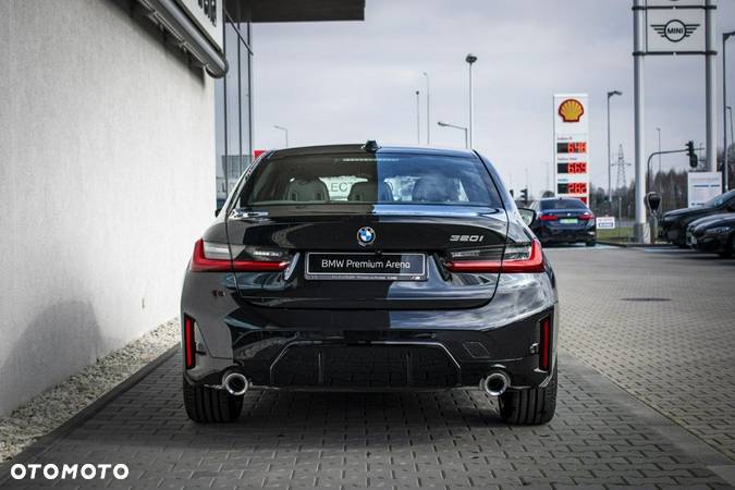 BMW Seria 3 320i - 10