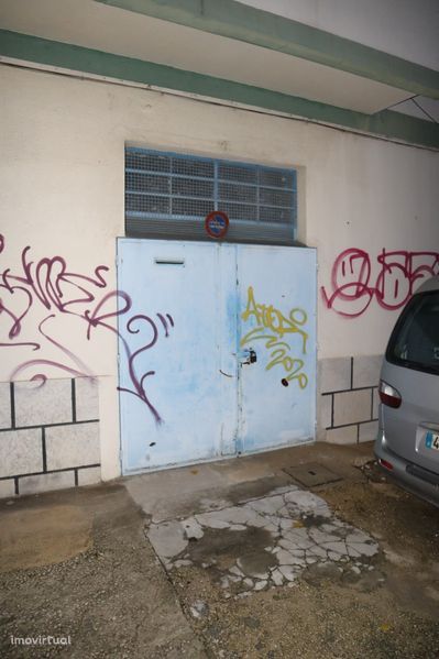 Vendo garagem perto do Continente (Barreiro)