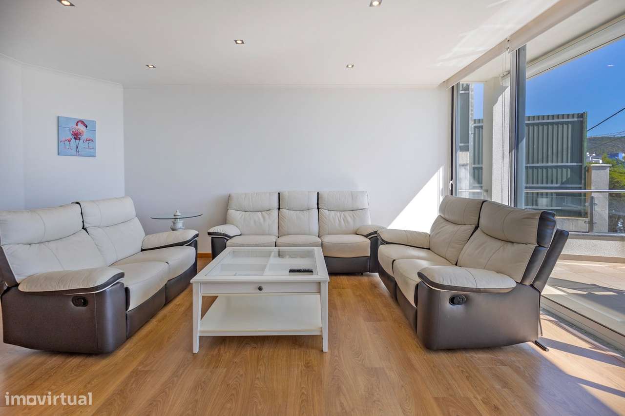 Moradia T3 piscina terraço vista mar e vila de Sesimbra-7