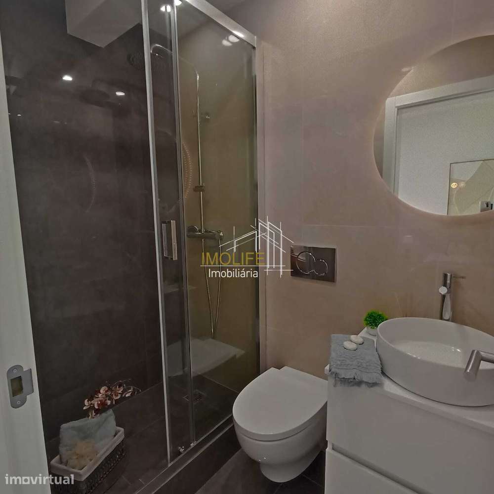 Apartamento T3 totalmente remodelado em Benfica - Grande imagem: 4/39