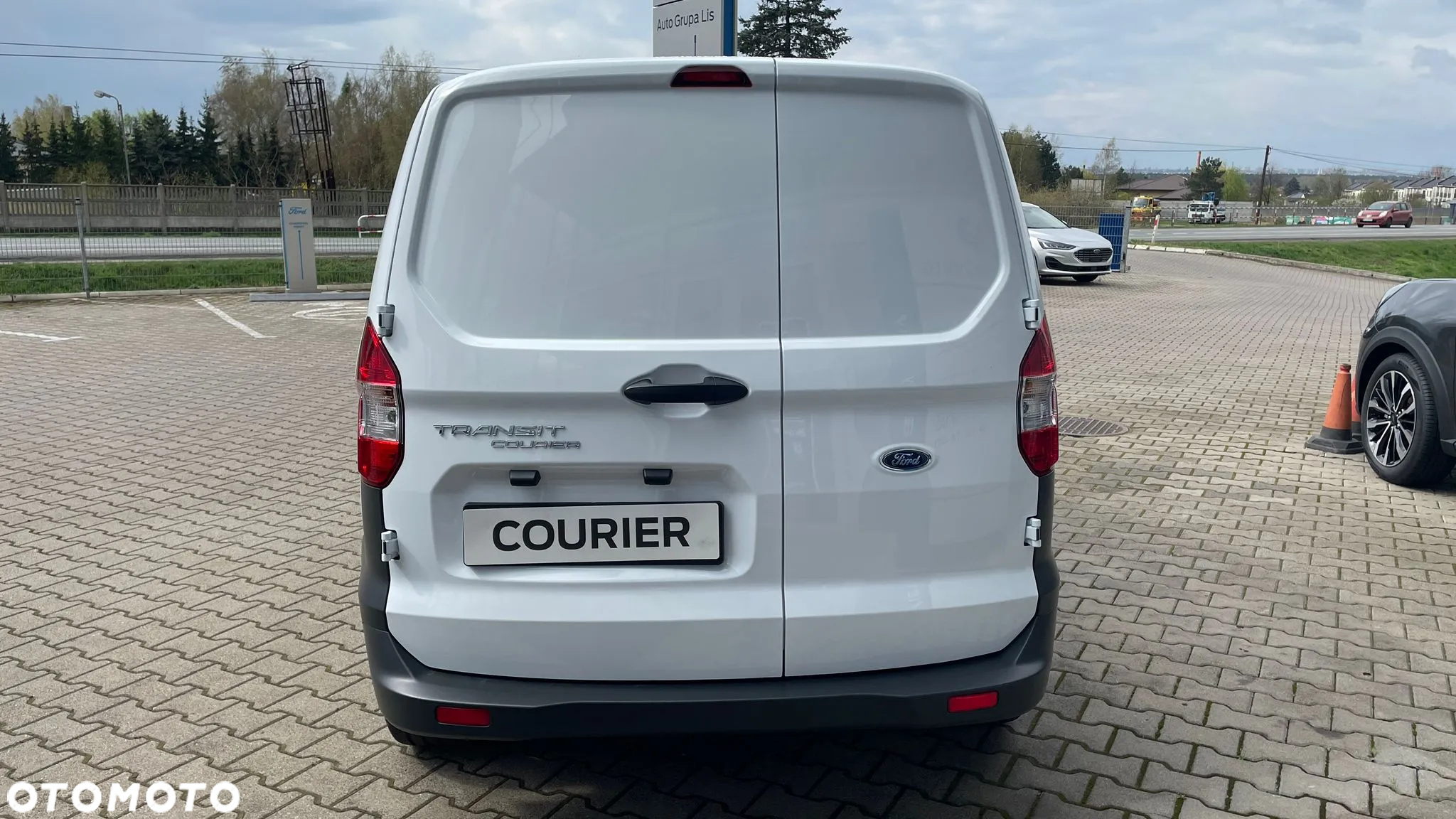 Ford Transit Courier - 6