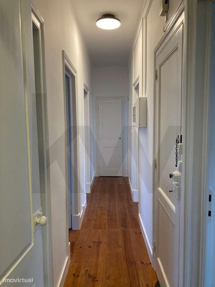 T4 para ARRENDAMENTO - RENOVADO com muito bom gosto, a 10 minutos a p - Grande imagem: 5/40