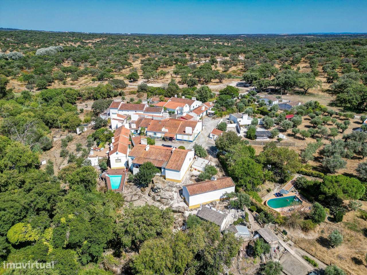 Moradia Térrea com Terreno de 950 m² a Apenas 8 km de Évora-27