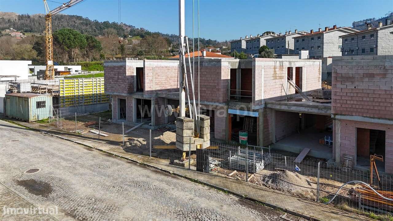 Moradia Geminada T3 / Marco de Canaveses, Vila Boa do Bispo - Grande imagem: 3/19