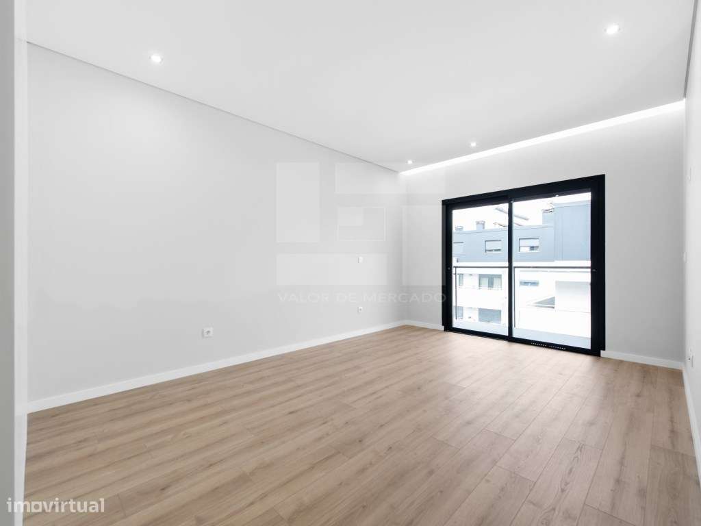 T4 DE LUXO - NOVO - MODERNO - SÓBRIO - Viseu - BEM LOCALIZADO - ACA...-15