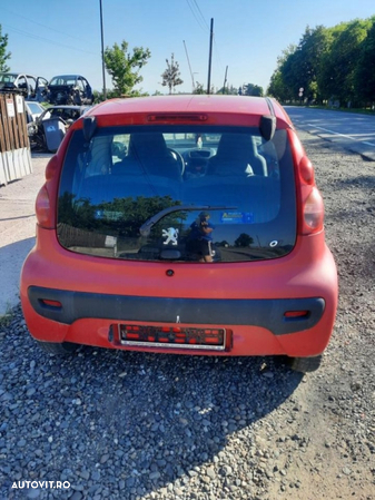 Dezmembrez Peugeot 107 - 15