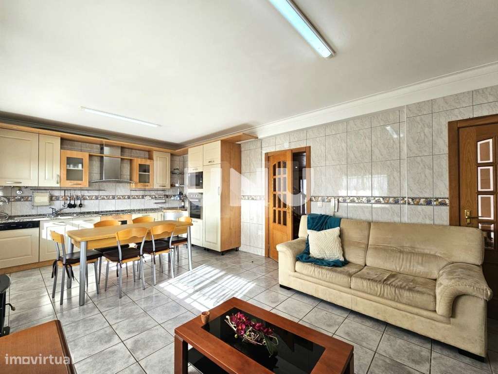 Moradia em Banda T5 - A 5 Minutos do Centro da Cidade de Viseu-9