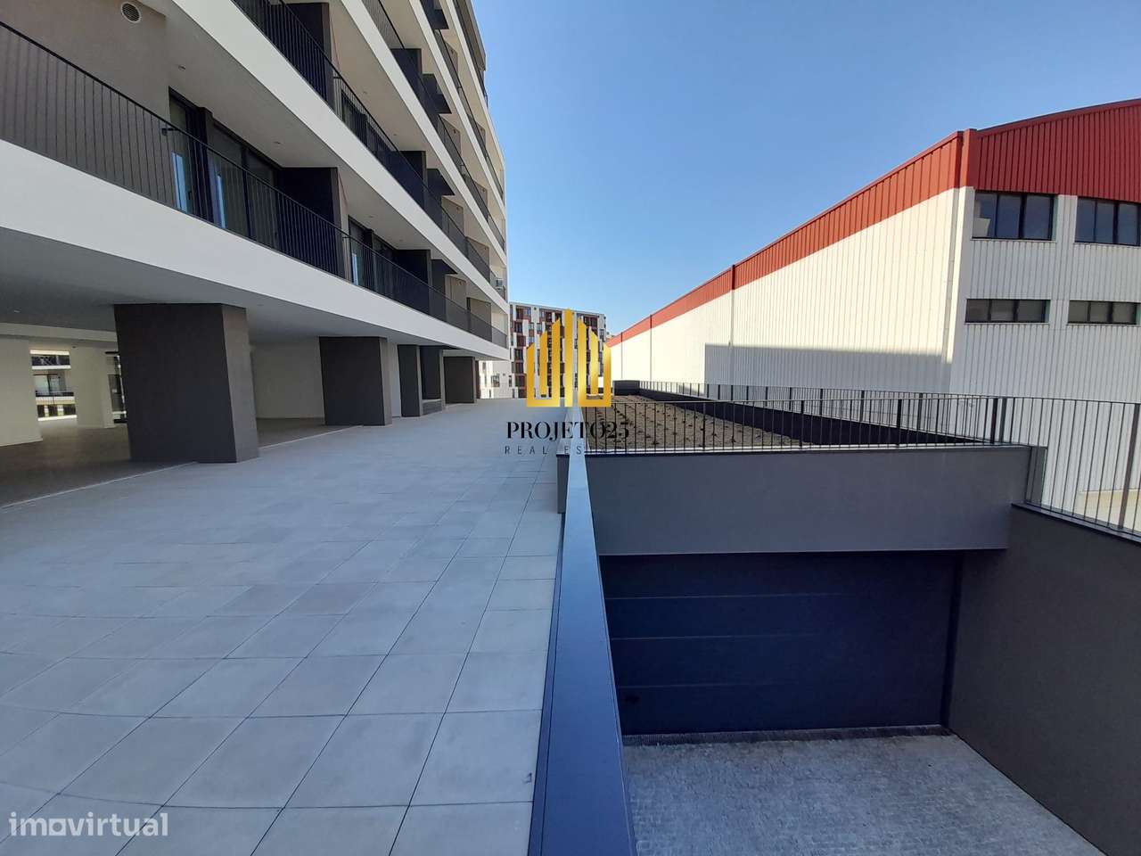 T1 Novo C/2 Varandas e Garagem em Condomínio Reservado junto ao S João - Grande imagem: 4/29