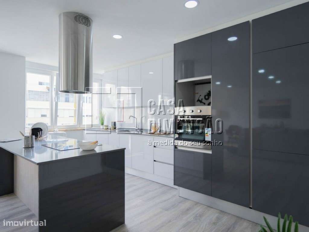Apartamento de tipologia T3 com varanda, mobilado e equipado em Ben...-23