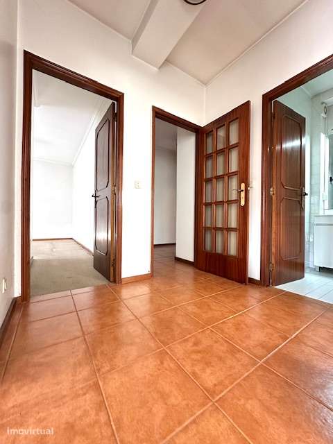 T3 em Rio Tinto de 3 frentes, próximo da estação de comboios...-8