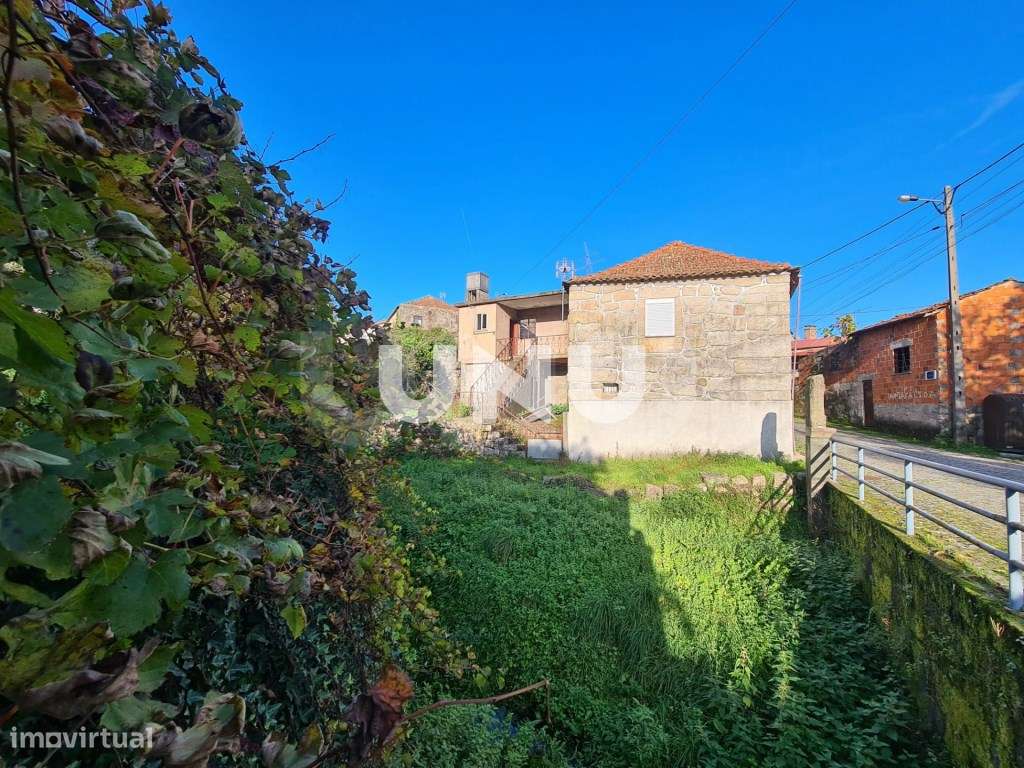 Moradia em Banda - Para Reconstrução Total - Grande imagem: 4/11