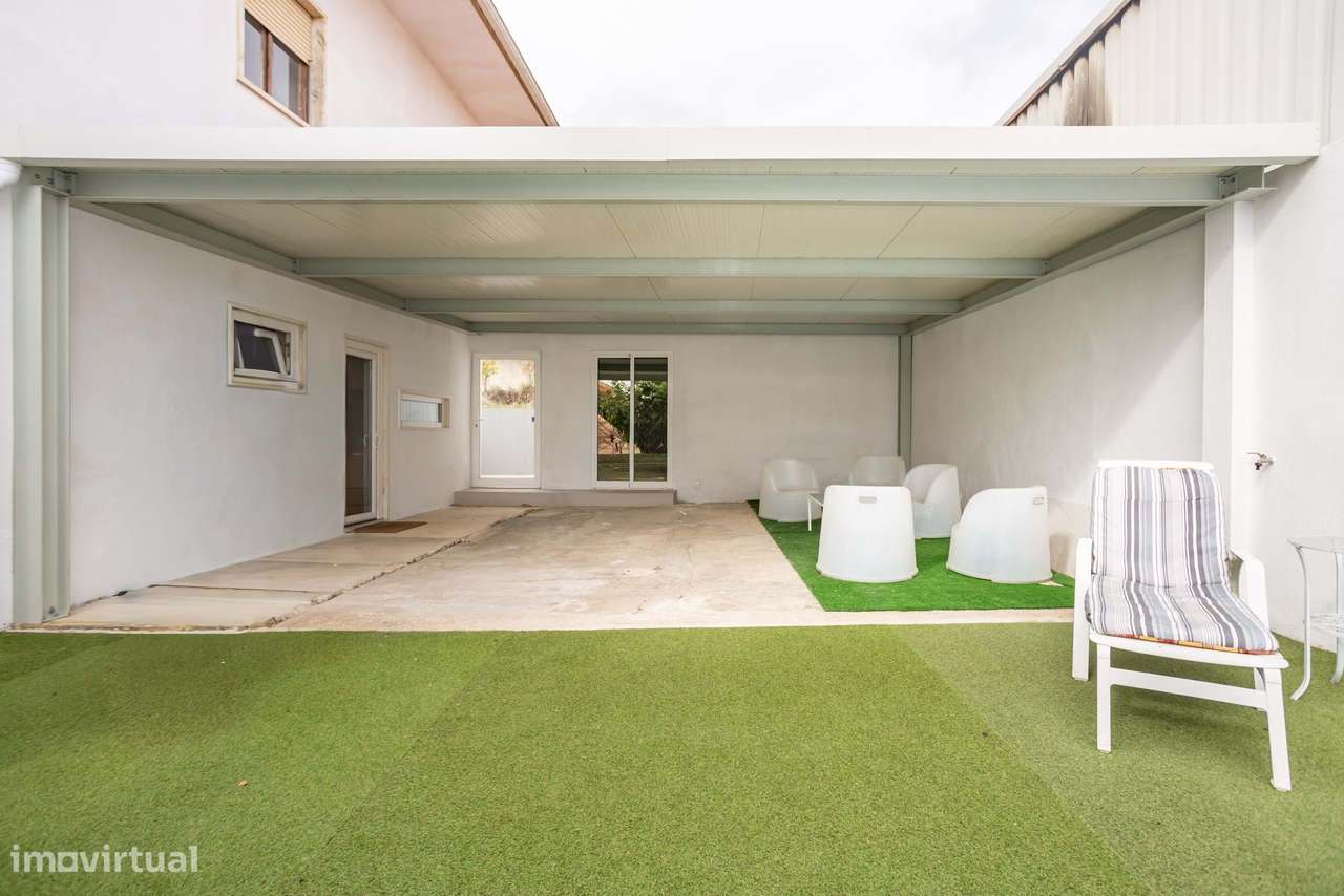 Moradia T5 com 223 m², Box e Sótão na Quinta da Peça, em Loures-6