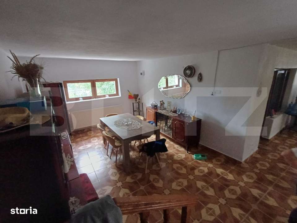 Casa plan parter plus etaj cu 6 camere, 250 mp si 2400 mp teren, zona - Imagine principală: 5/11