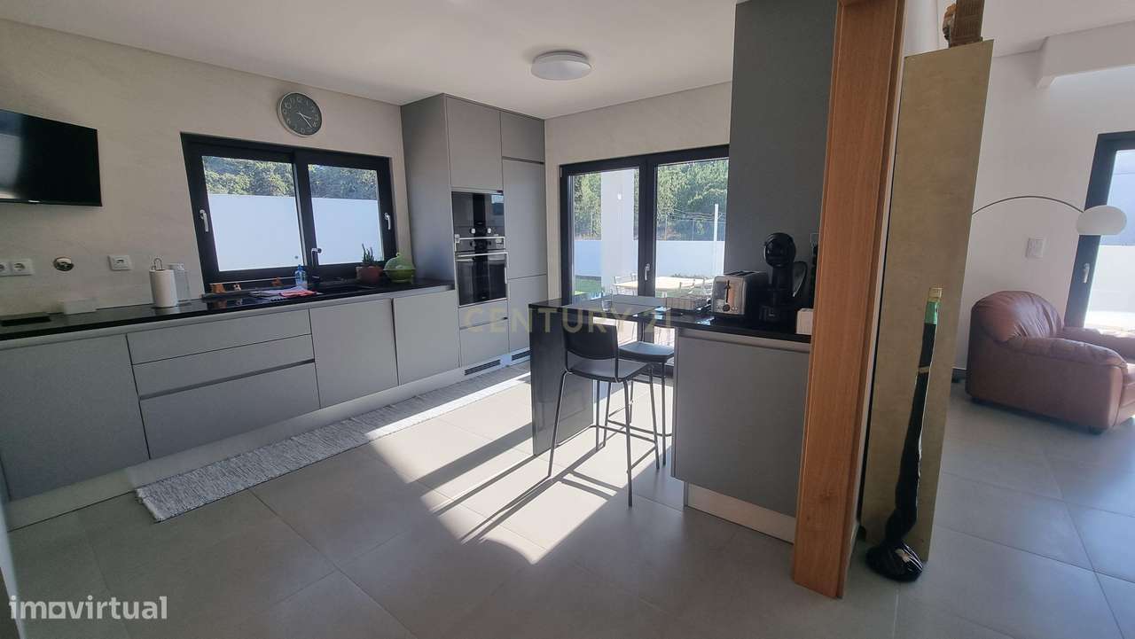 Moradia isolada T4 Jardins de Santiago - Setúbal-6