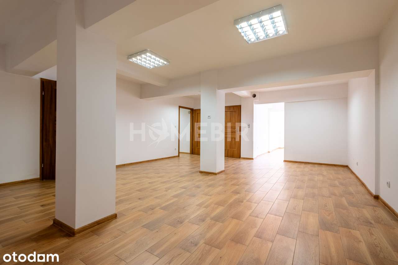 Funkcjonalny lokal usługowy z komfortowym mieszkaniem-16