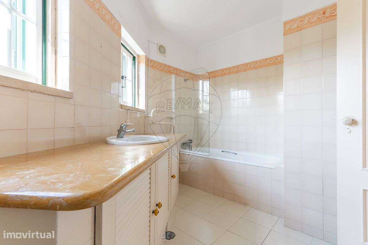 Moradia T4 para venda-8