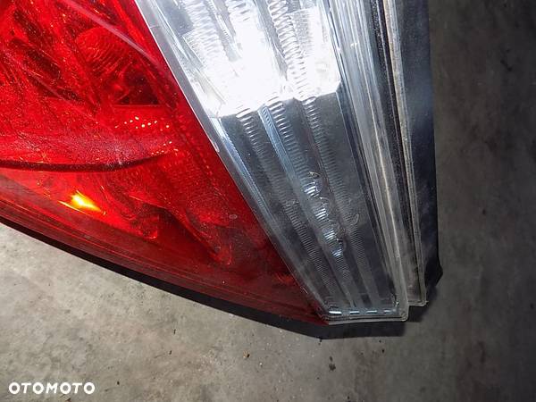 BMW E60 LAMPA TYLNA PRAWA W BŁOTNIK LCI - 3