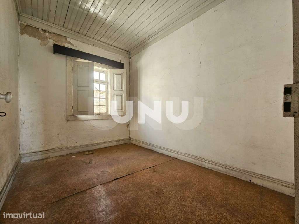 Prédio Urbano - Pleno Centro da Cidade de Viseu-5