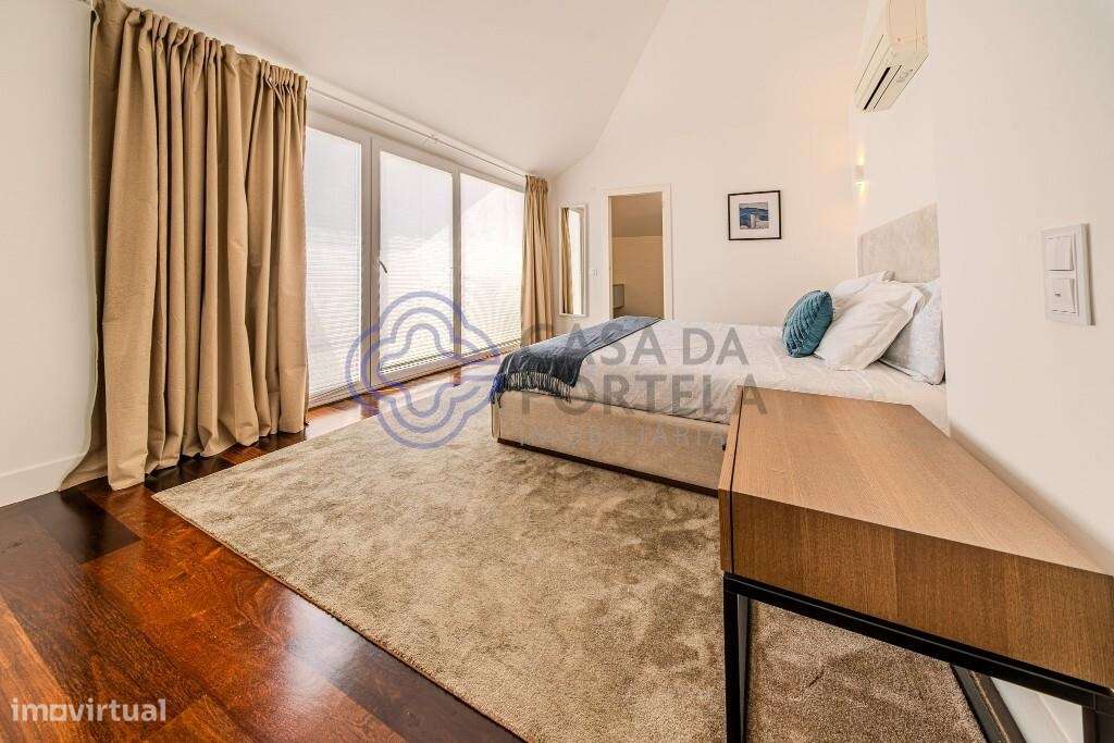 Apartamento Duplex T5 de Luxo com Terraço, Piscina e Garagem – Estoril-41