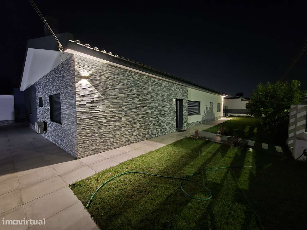 Fantástica moradia isolada T4 em Fernão Ferro-28