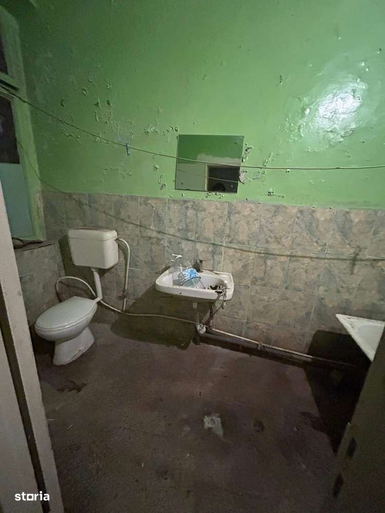 De vanzare casa din caramida suprafata Teren 300mp - Imagine principală: 4/10