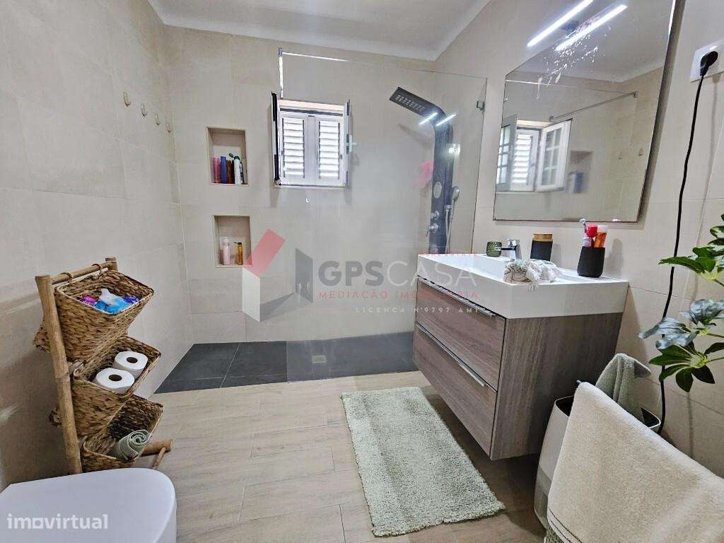 Moradia com vista mar - Cabo da Praia-11