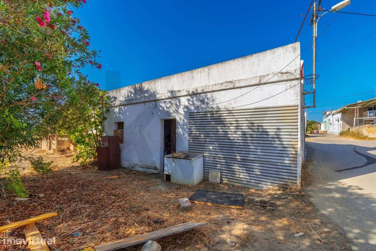 Moradia T4 com Terreno de 8480m2 em Bela Salema-36