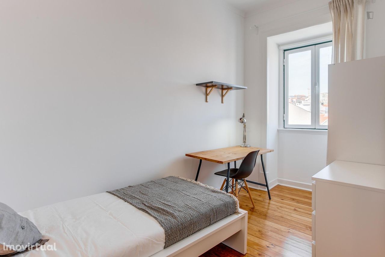 368741 - Quarto com cama de solteiro em apartamento com 7 quartos