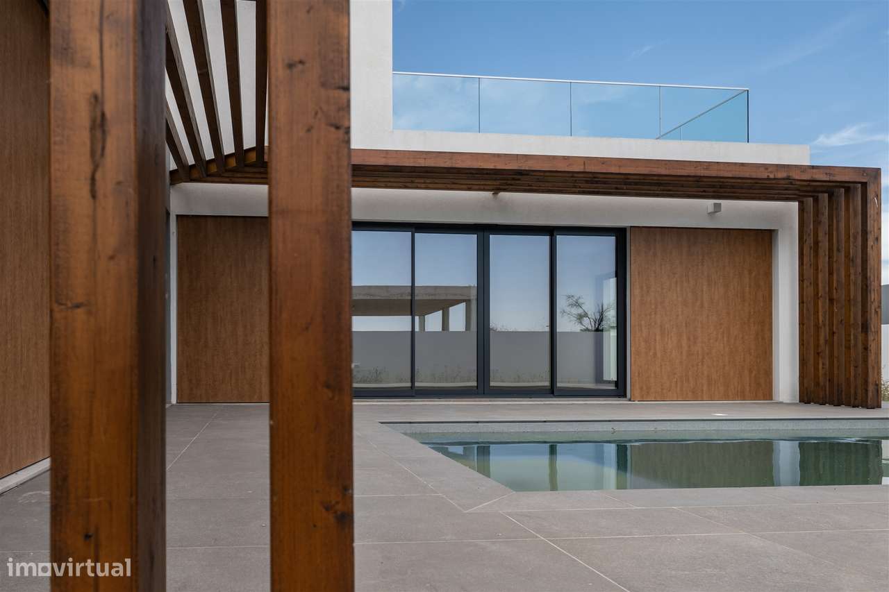 Conforto moderno, piscina privativa e tranquilidade de aldeia às porta-25