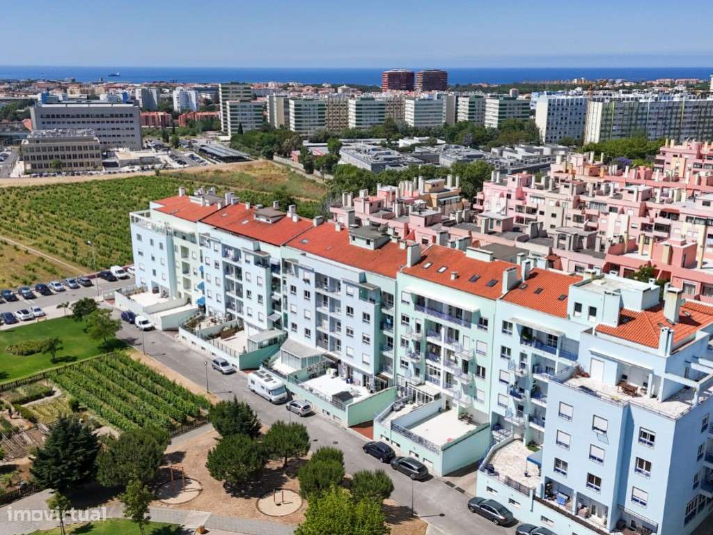 VENDE-SE T3 COM TERRAÇO E GARAGEM EM CARCAVELOS-35