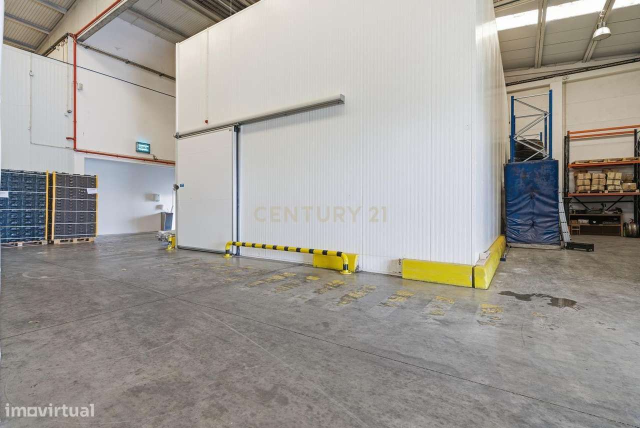 Armazém Industrial junto à Campo Oeste em A-dos-Cunhados-37