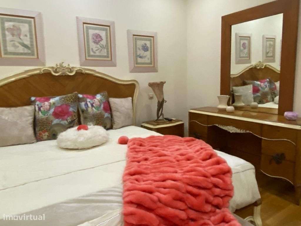 Magnífica Quinta V8 com piscina e deslumbrante vista mar. Localizada-57