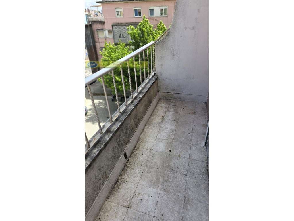 T2 Amadora REMODELADO, 2 frentes, 1 Marquise, 1 Varanda-31