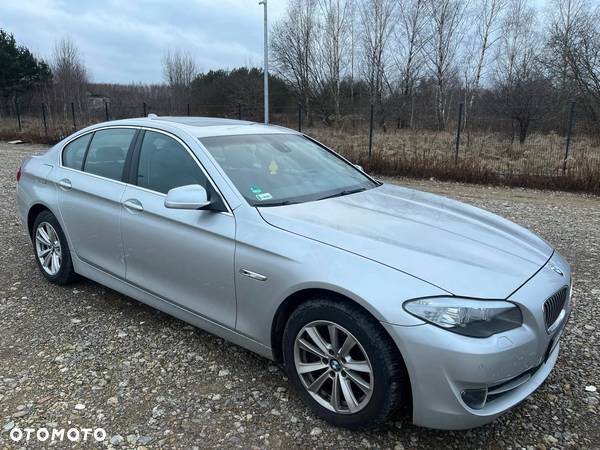 BMW Seria 5 525d Touring - 1