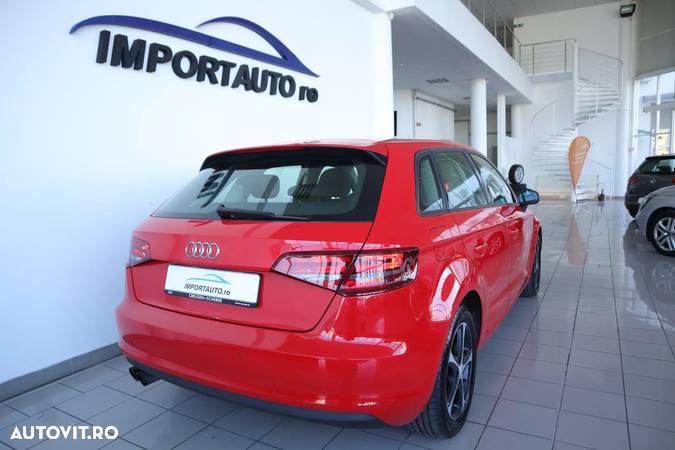 Audi A3 1.4 TFSI Sportback S tronic Attraction - 12