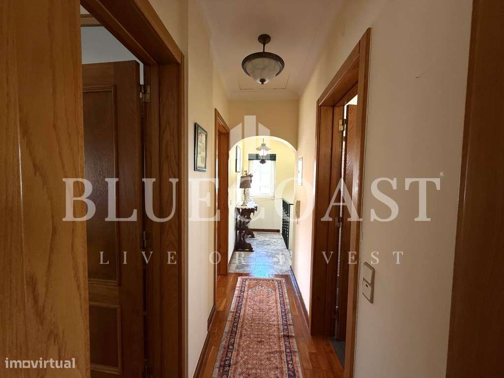 Moradia V4 com 3 Pisos - Espaço e Conforto-31