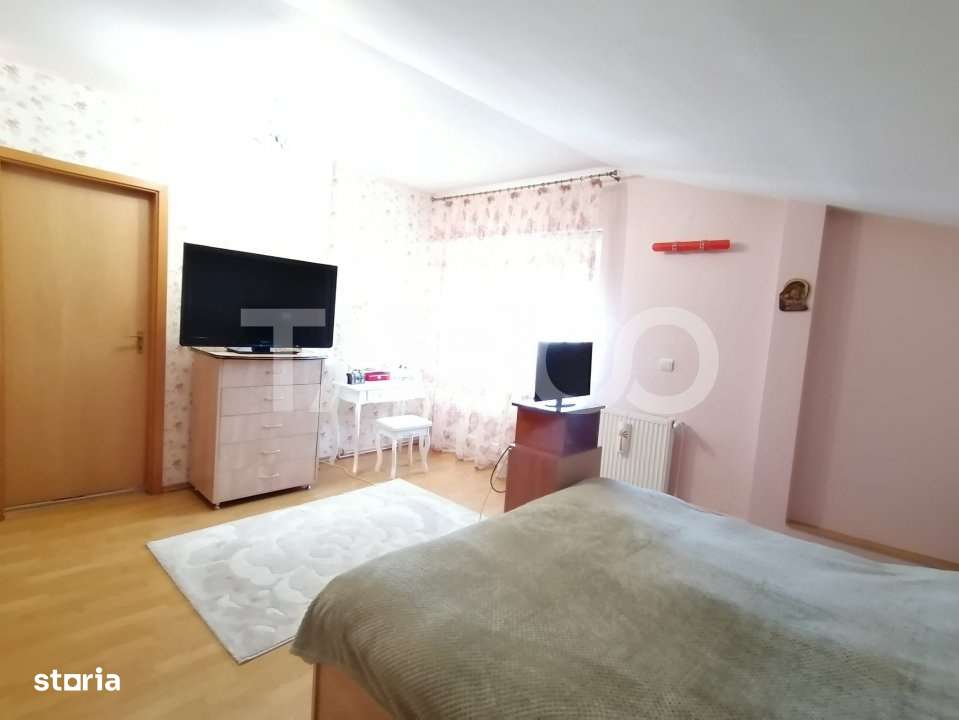 Casa individuala 6 camere de vanzare 250 mpu 361 mp teren zona Lupeni - Imagine principală: 1/13