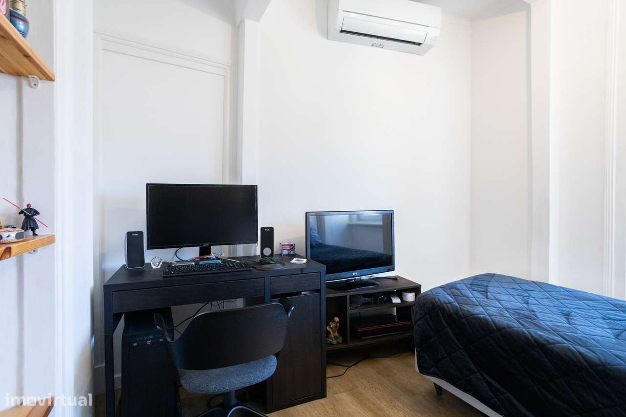 Apartamento Familiar totalmente Remodelado no Coração de Lisboa com Vi-10