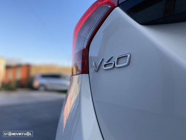 Volvo V60 2.0 D3 R-Design - 10