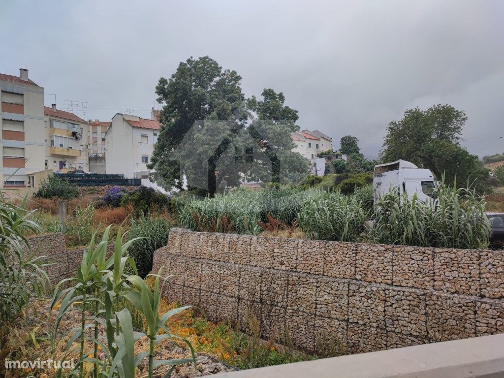 Terreno Urbano em Alverca, para construção de prédio com ...