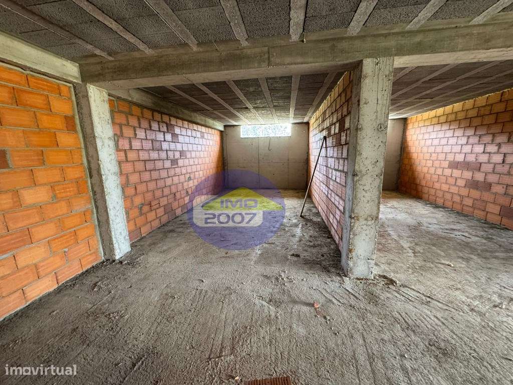 Apartamento T2 em Argoncilhe-16