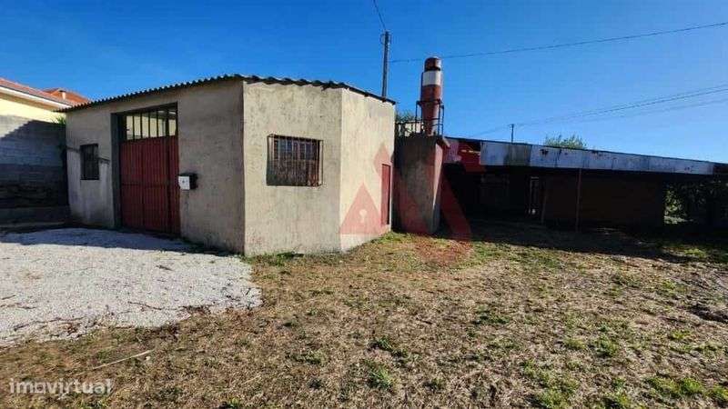 Armazém com logradouro em Penamaior, Paços de Ferreira - Grande imagem: 4/12